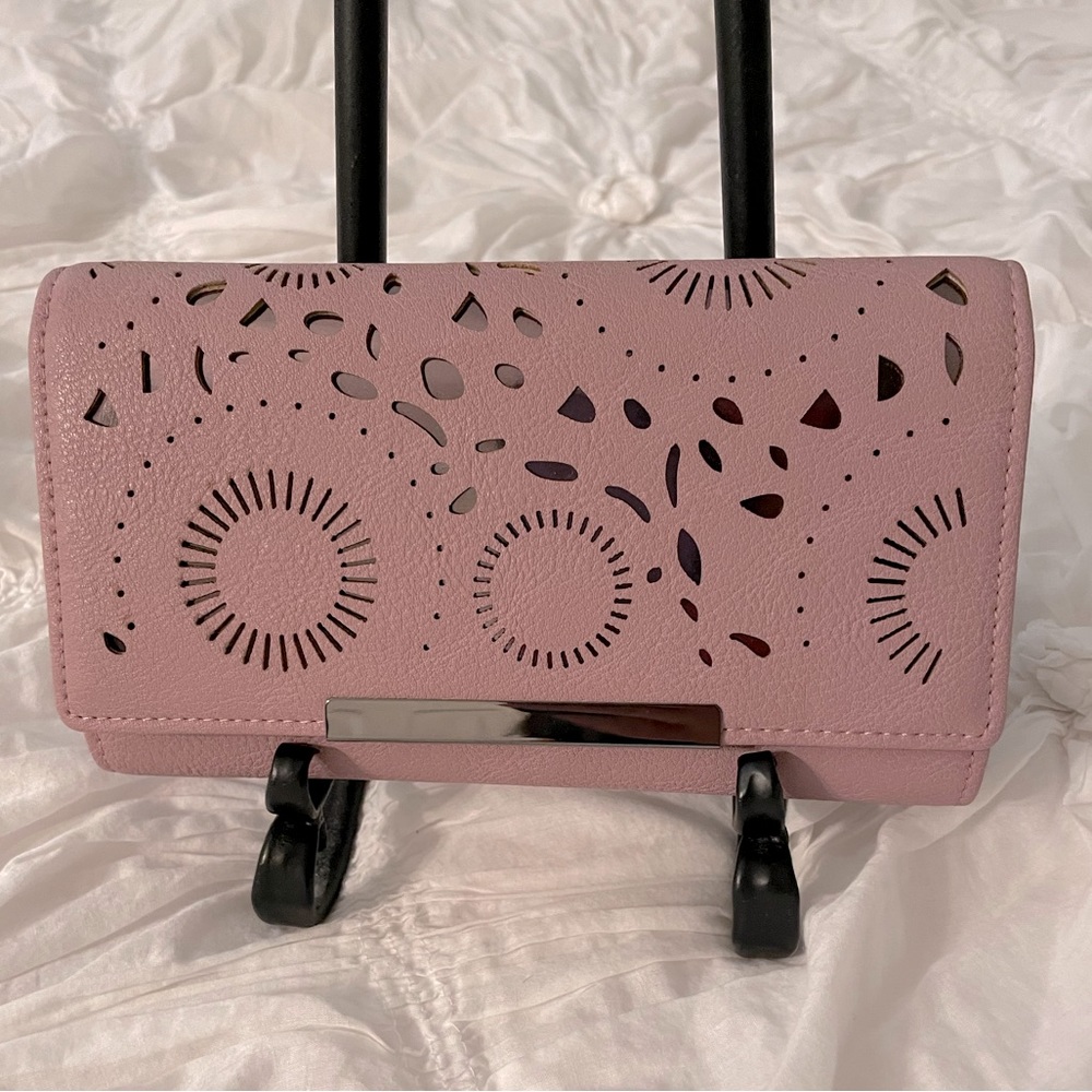 NWOT Bentley Mia & Luca dusty rose wallet, metallic floral laser cutout